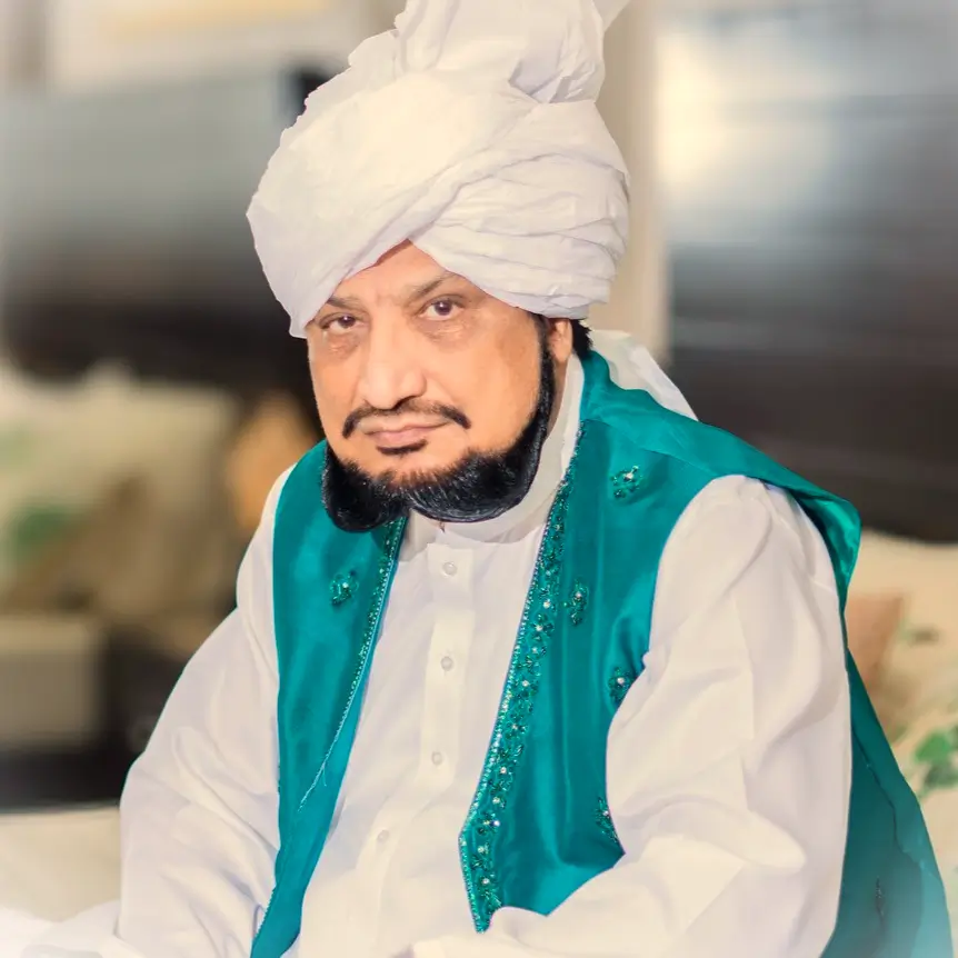 Sultan-ul-Ashiqeen's peaceful presence.