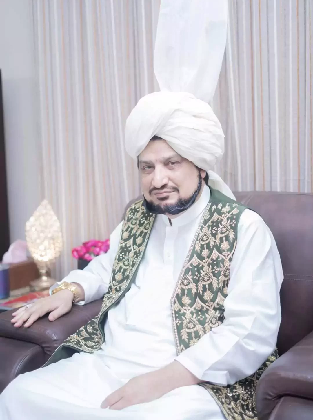 Who is Sultan-ul-Ashiqeen? Who is Sultan-ul-Ashiqeen?